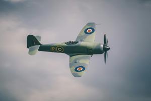 Photo by <a href="https://unsplash.com/@paul_jespers?utm_content=creditCopyText&utm_medium=referral&utm_source=unsplash">paul jespers</a> on <a href="https://unsplash.com/photos/black-and-white-aircraft-HKqLX9NTtKc?utm_content=creditCopyText&utm_medi